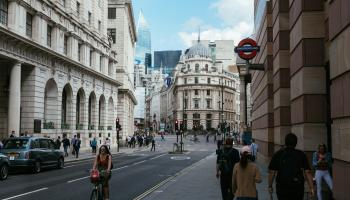 Bank of England Governor expects interest to fall