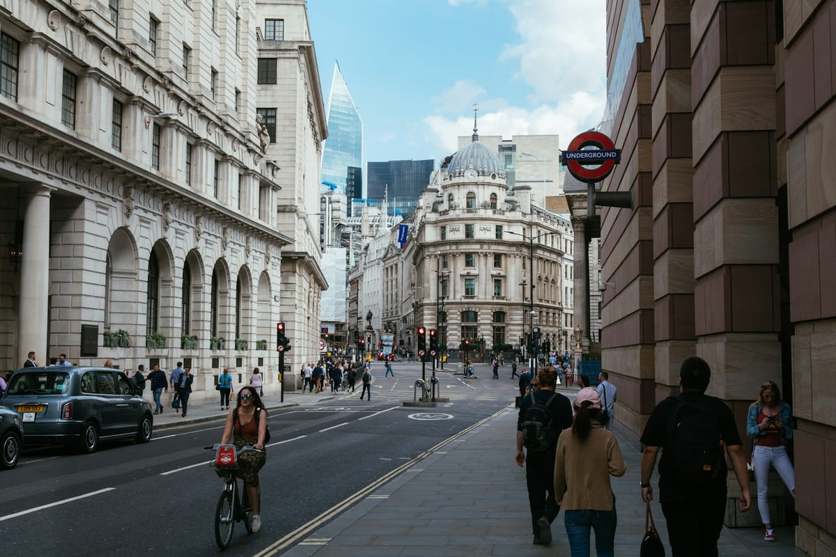 Bank of England Governor expects interest to fall