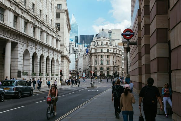 Bank of England Governor expects interest to fall